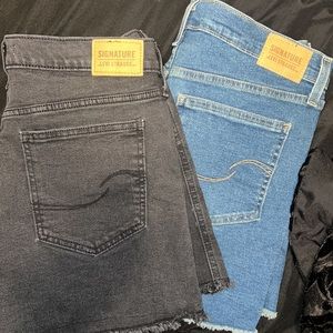 Signature by Levi Strauss & Co.™ Women's Heritage 3" High Rise Cutoff Short